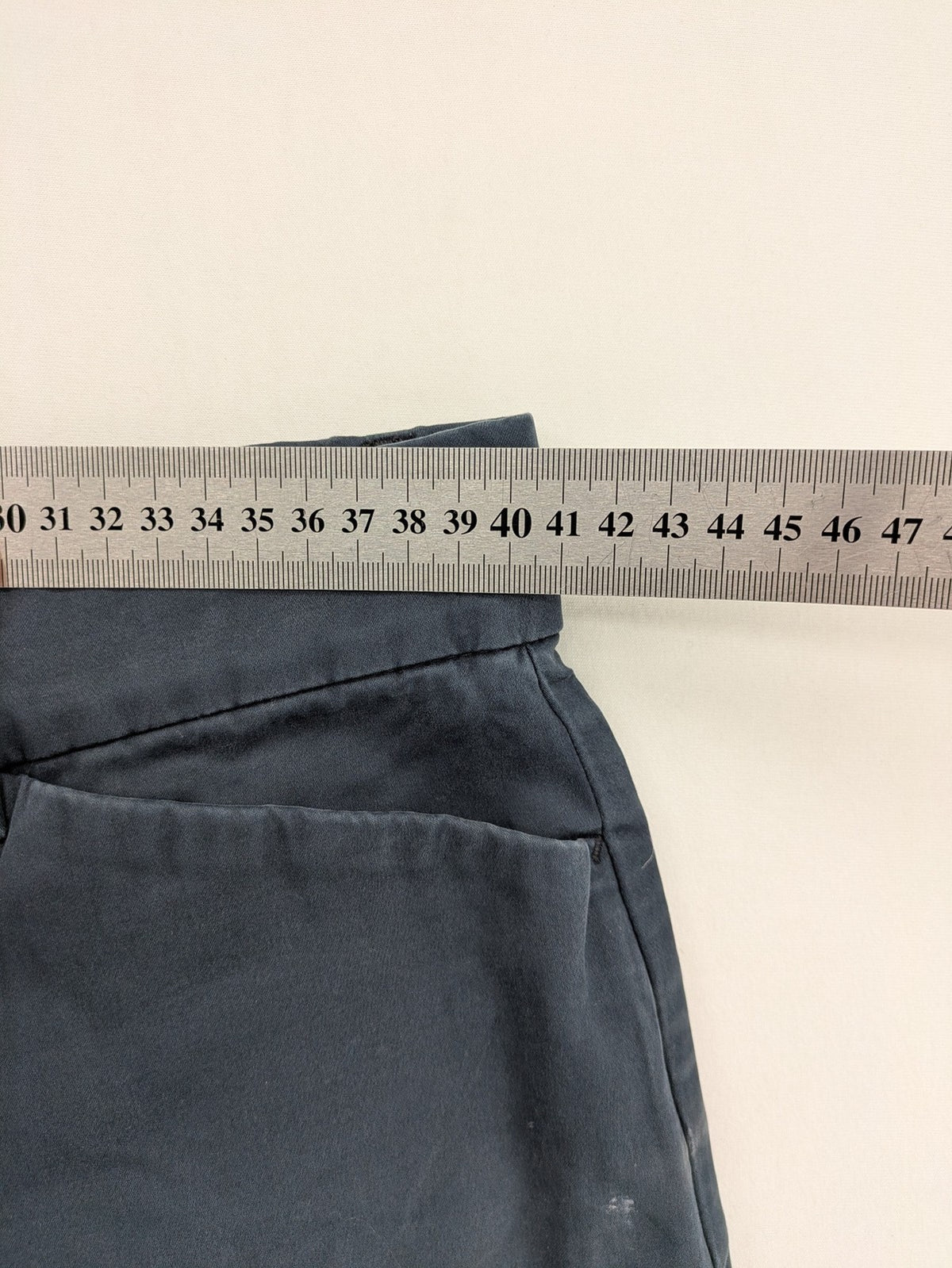BRAX pink chino pants classic straight leg design with button closure and 4-pocket style.
