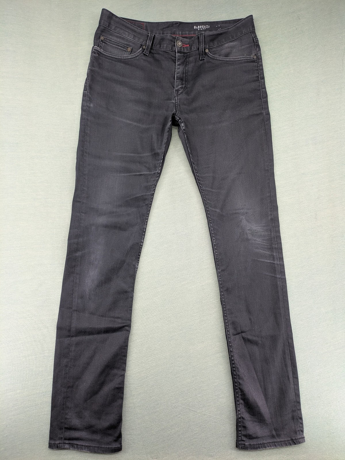 Tommy Hilfiger grey straight jeans faded denim with iconic logo detail.