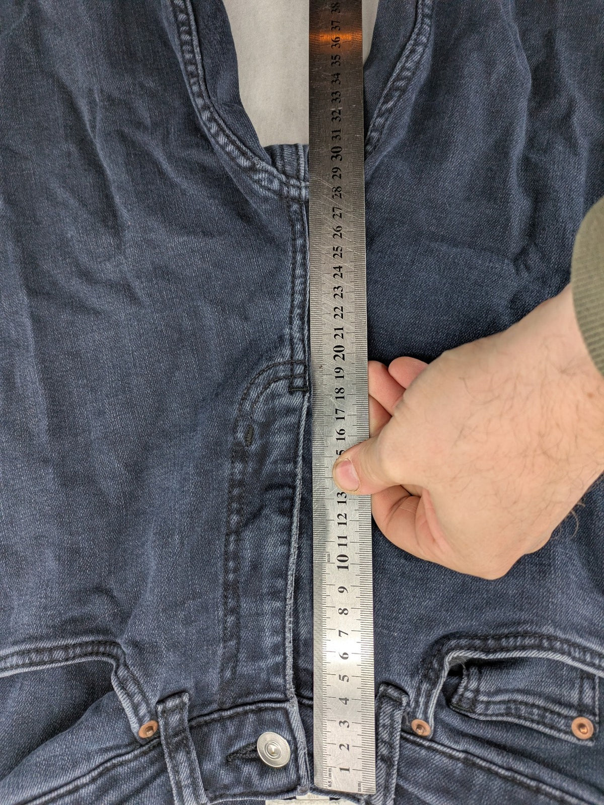 H&M blue skinny jeans high waist with classic 5-pocket design and stretch denim.