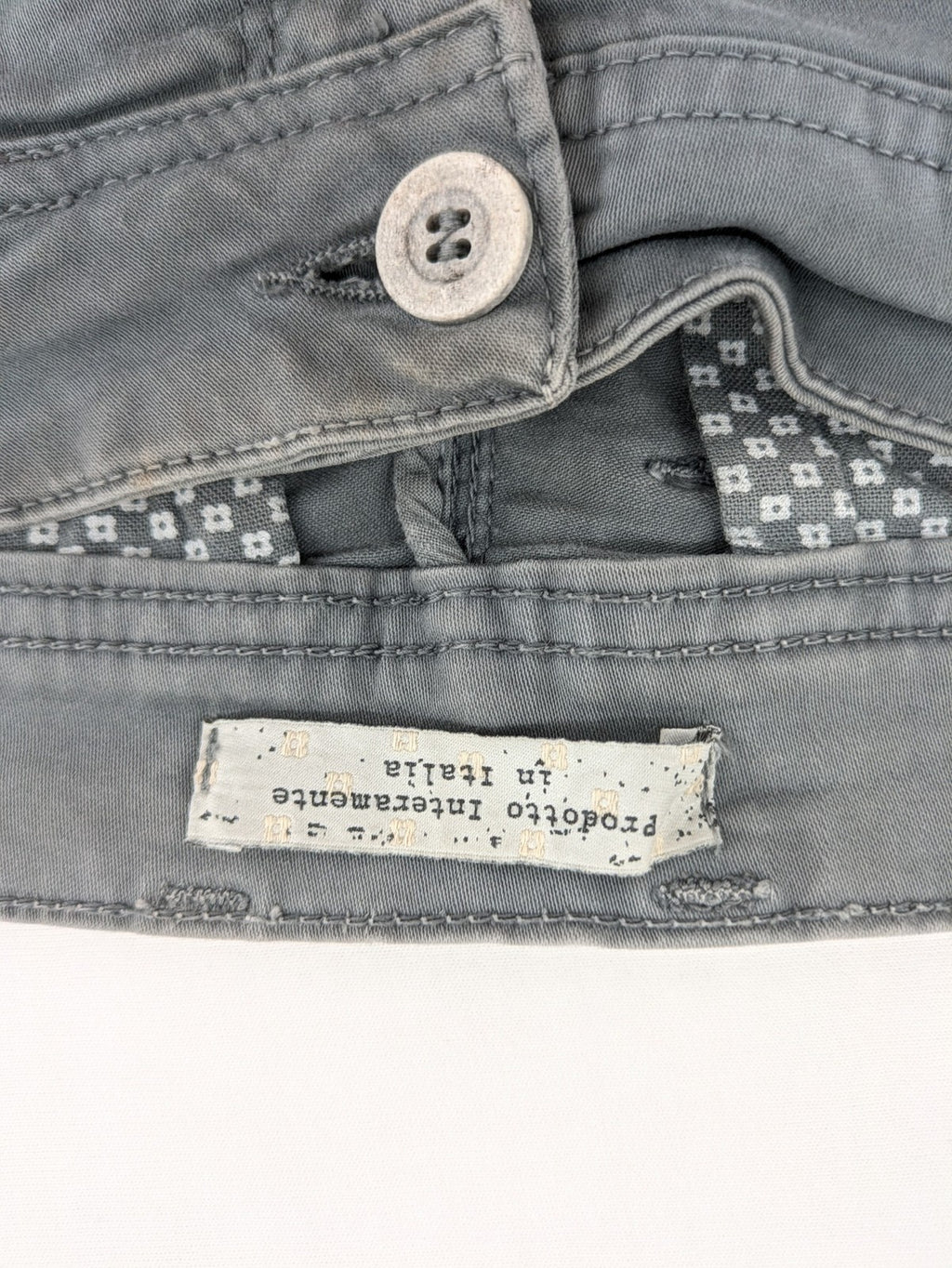 Money grey chino pants slim fit cotton stretch made in Italy with button closure.