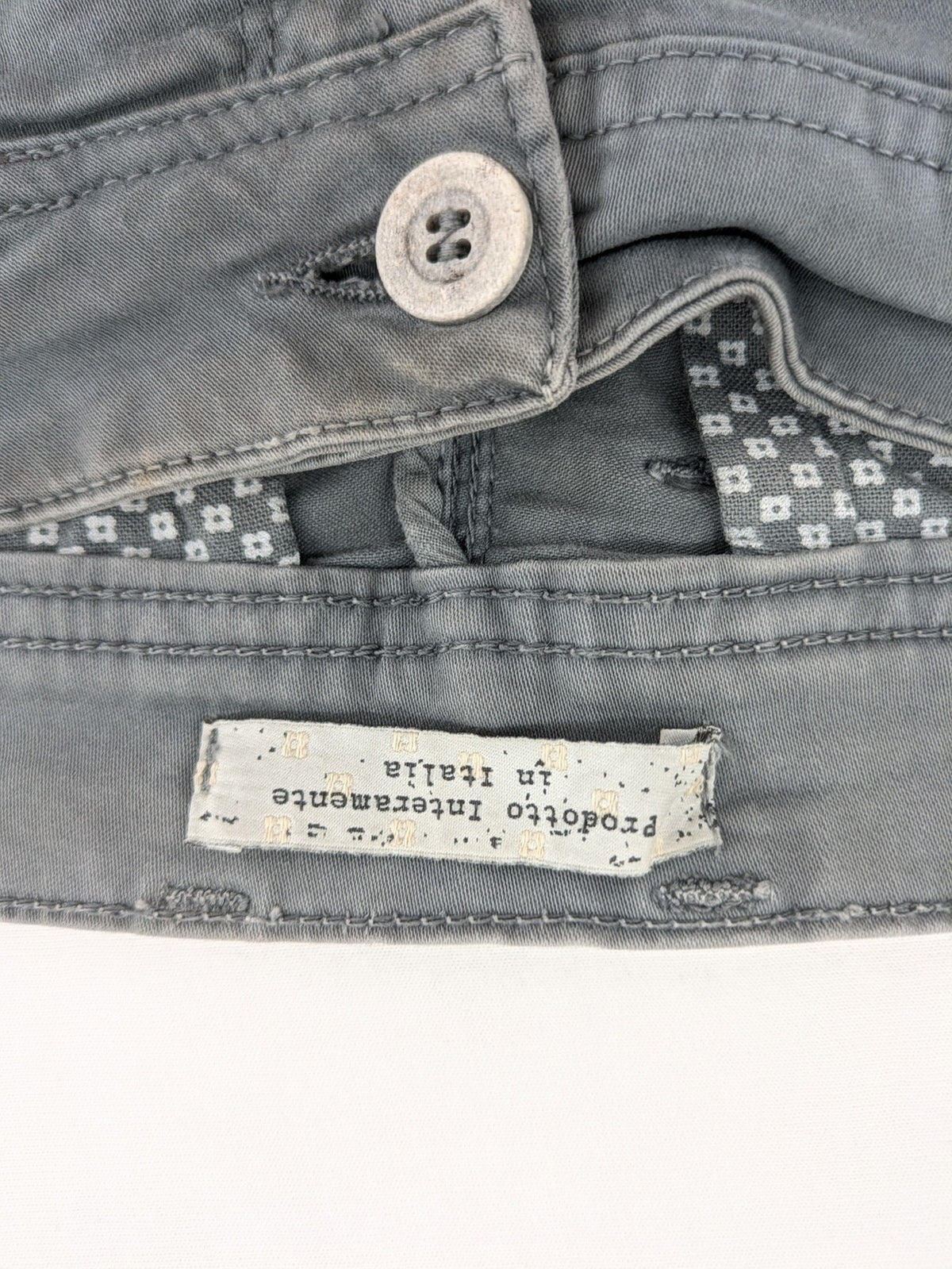 Money grey chino pants slim fit cotton stretch made in Italy with button closure.