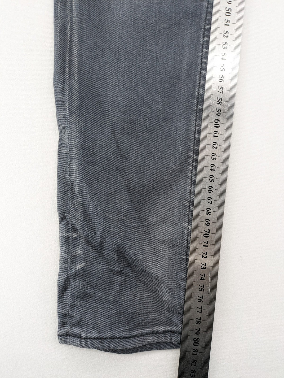 Le Temps des Cerises grey skinny jeans high waist with faded wash and logo detail.