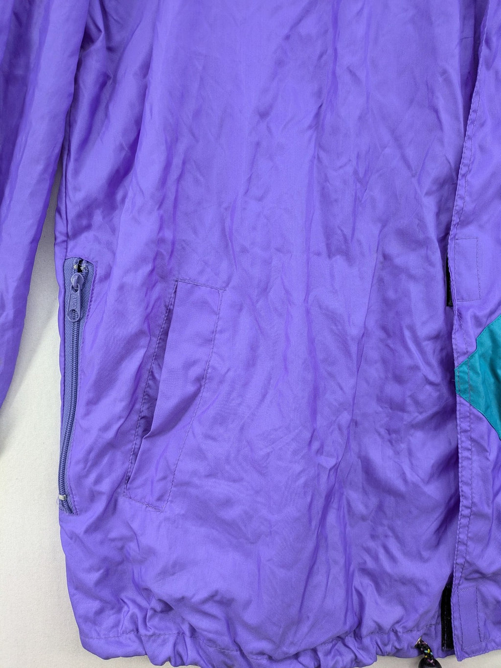 Linea blue and green vintage windbreaker jacket, 90s colorblock design, 100% polyamide.