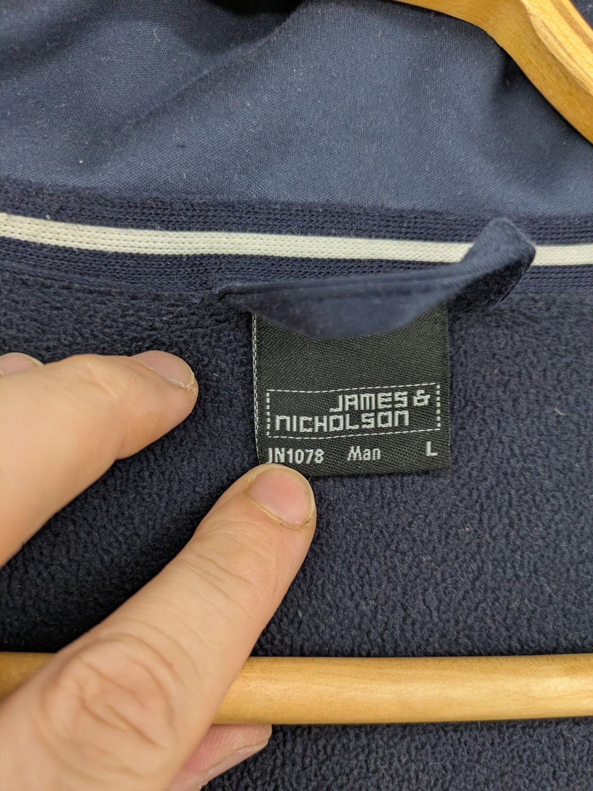 James & Nicholson beige softshell jacket with fleece lining and embroidered Ronin Düsseldorf patch.