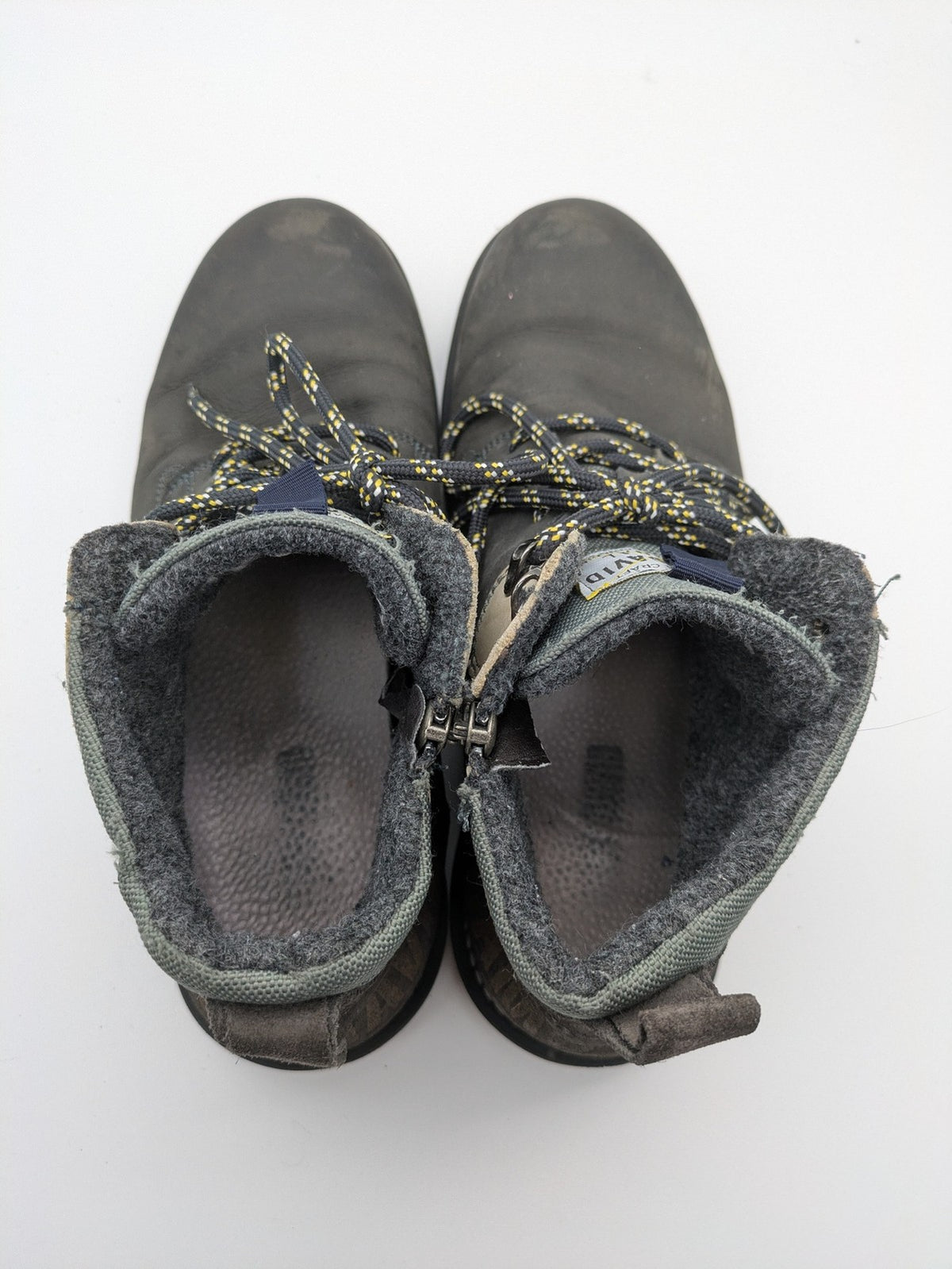 Camp David grey winter boots leather with side zipper and warm lining.