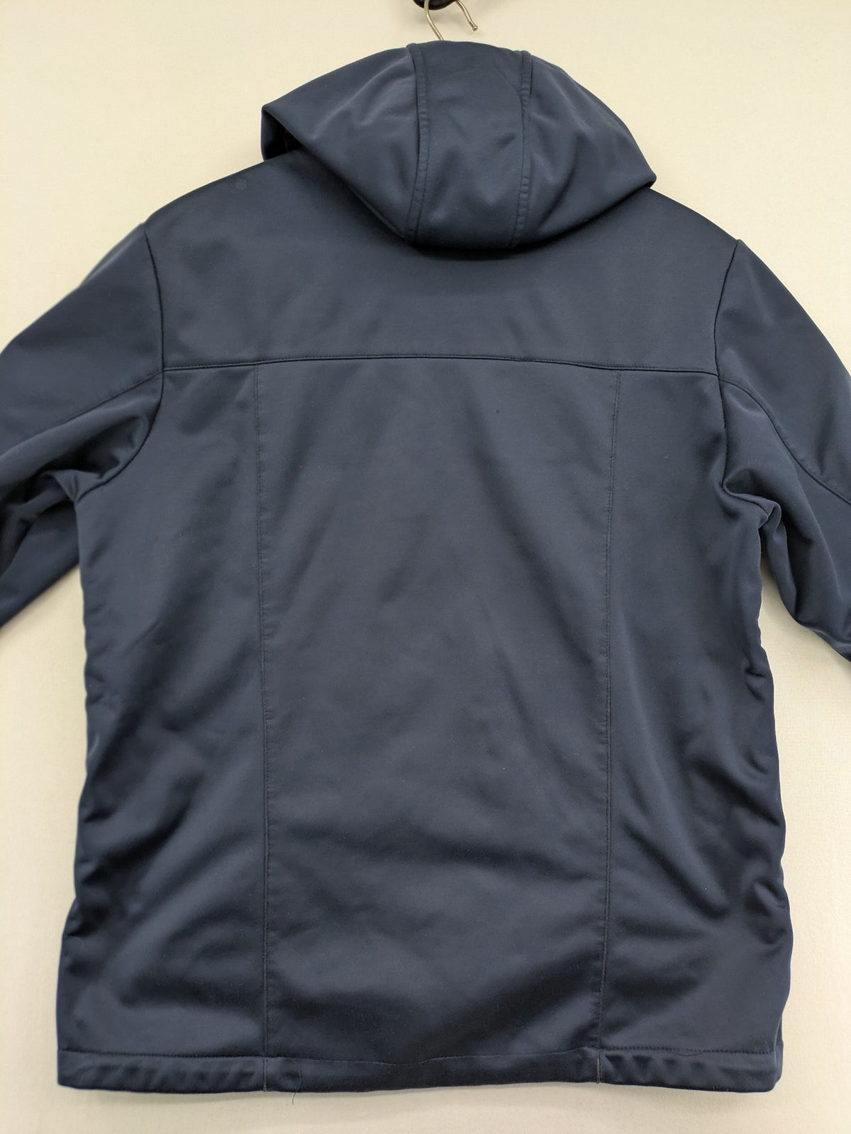 James & Nicholson beige softshell jacket with fleece lining and embroidered Ronin Düsseldorf patch.