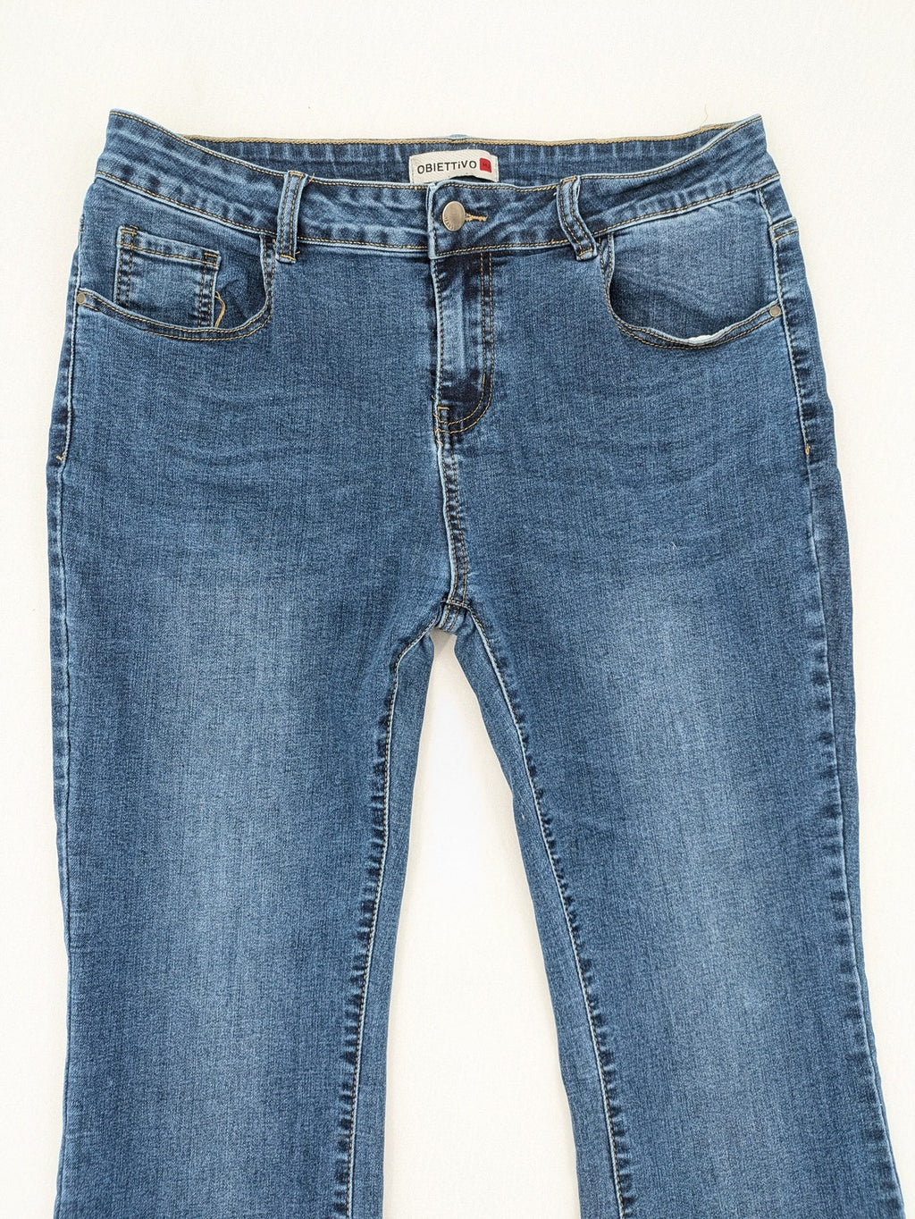 Obiettivo blue bootcut jeans 5-pocket design, comfortable stretch denim, classic medium wash.