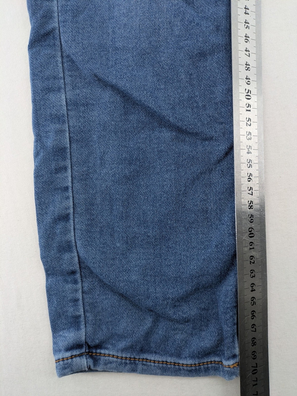 C&A blue straight jeans medium wash 5-pocket style with zipper and button closure