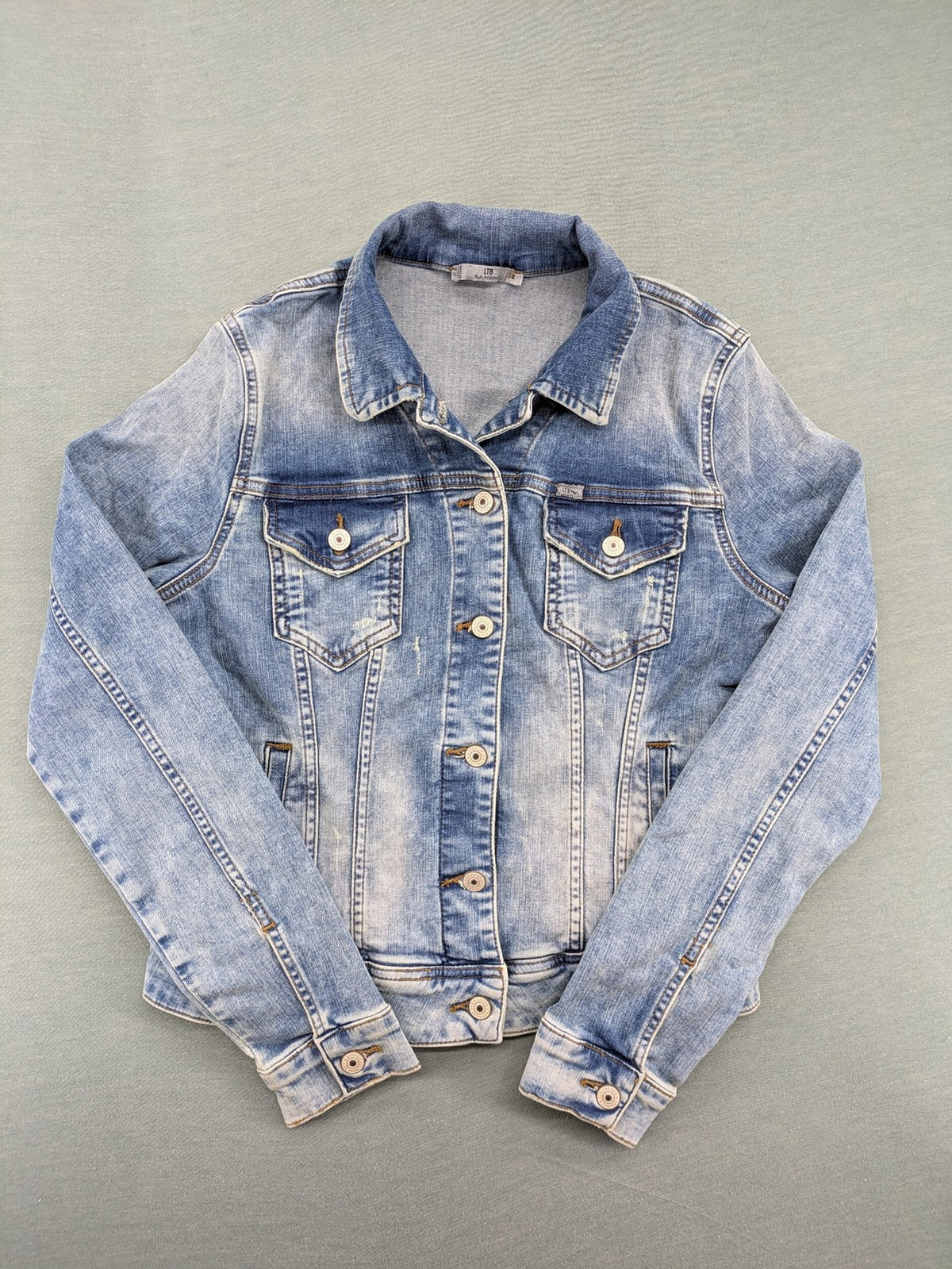 LTB blue denim jacket slim fit used look with button closure and chest pockets