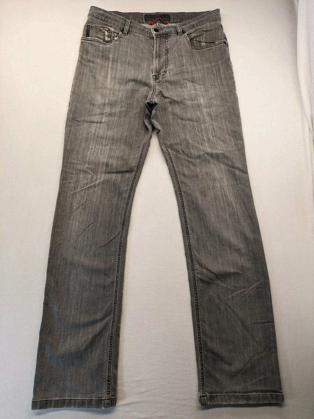 BRAX grey straight jeans with classic 5-pocket style and washed denim finish.