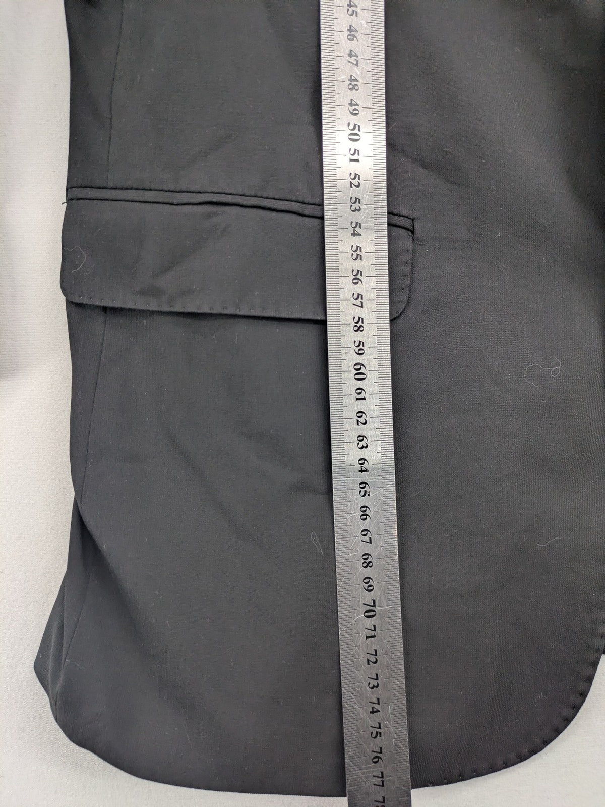 Zara Man grey blazer two-button design with structured silhouette and smooth lining.