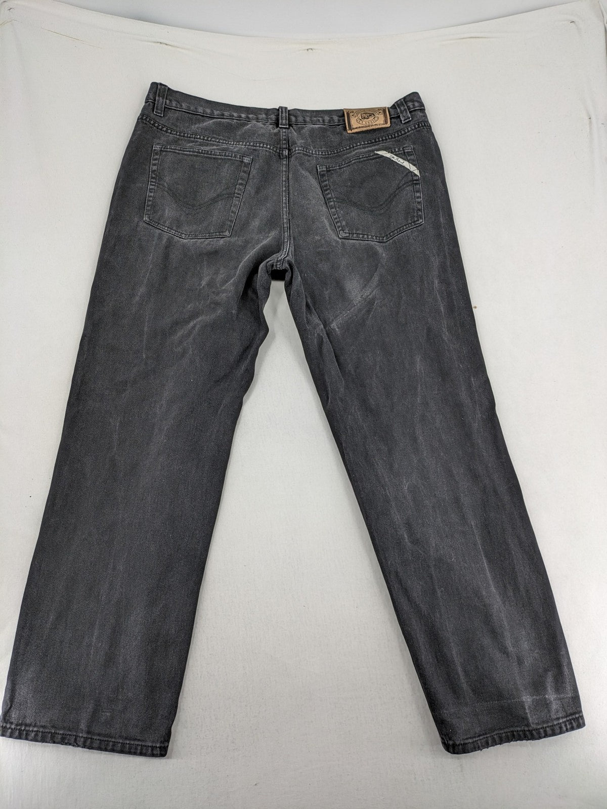 DeLorean grey straight jeans classic 5-pocket design with worn look and cotton material.