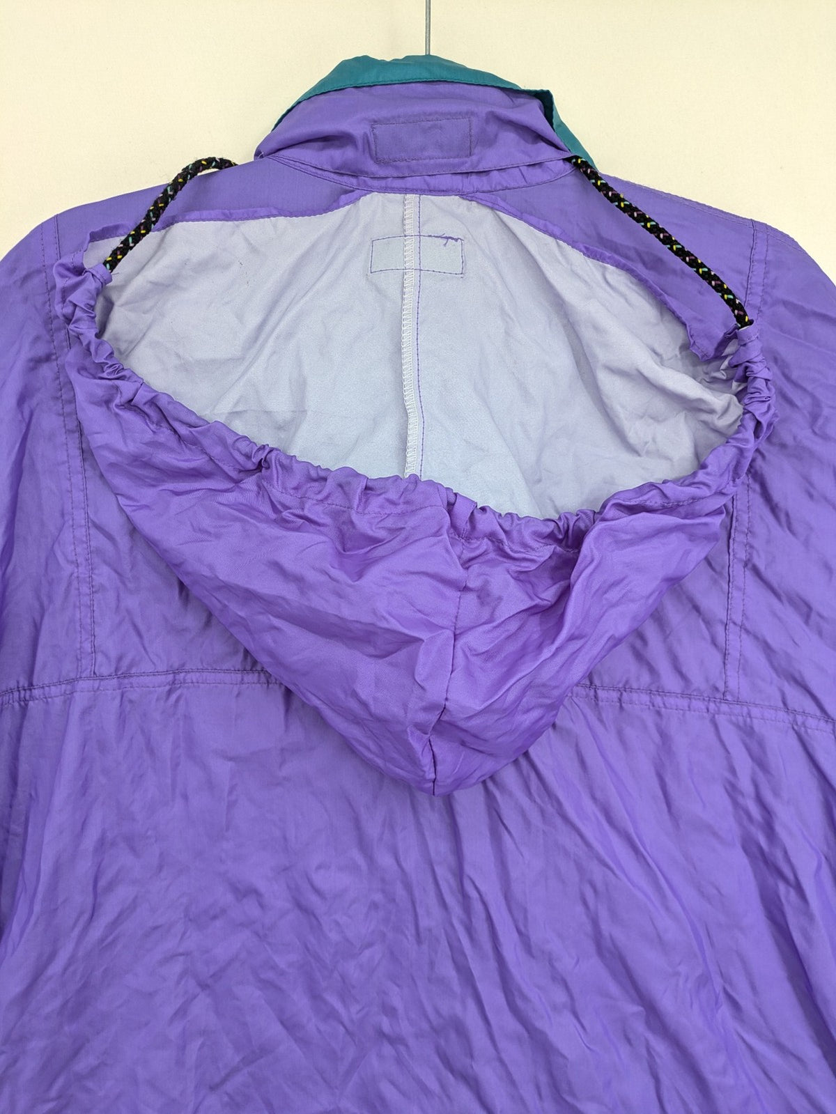 Linea blue and green vintage windbreaker jacket, 90s colorblock design, 100% polyamide.