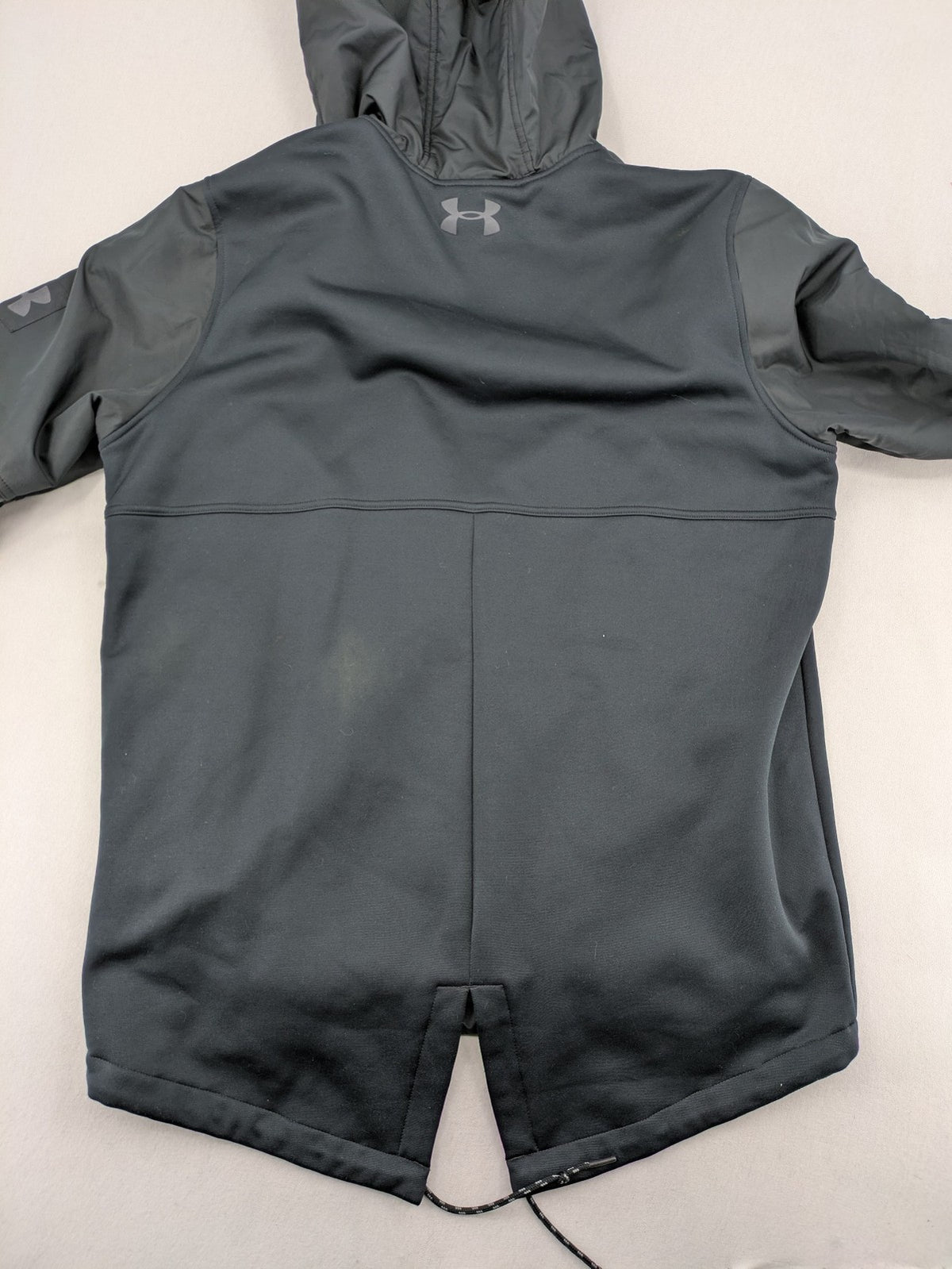 Under Armour grey ColdGear hoodie anorak with quarter zip and adjustable hood.