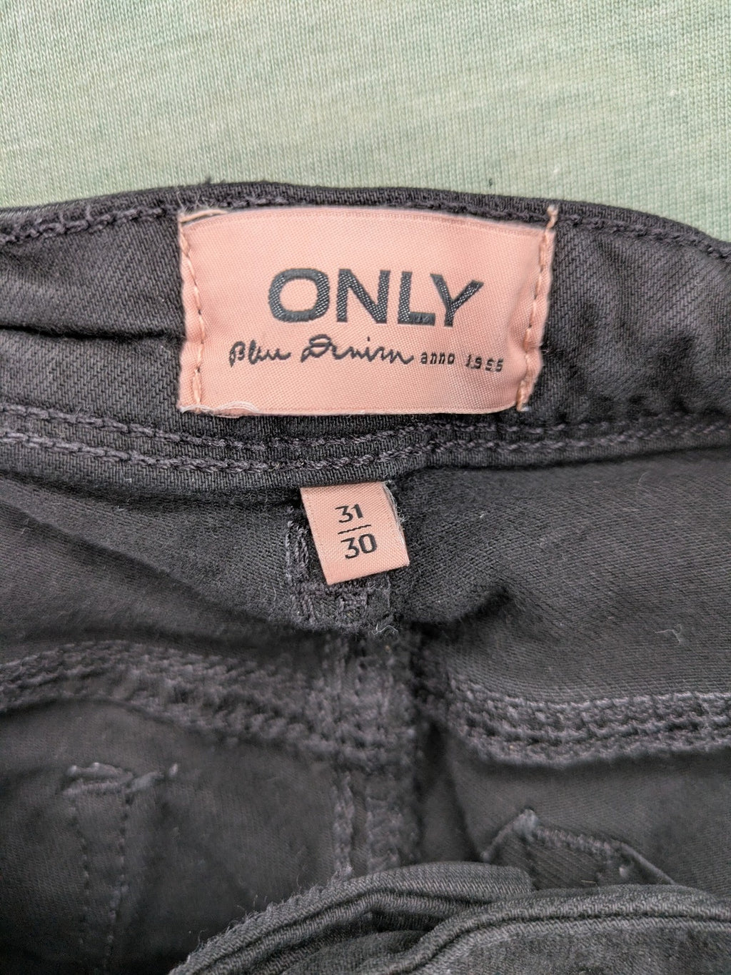 ONLY skinny fit jeans blue washed denim classic 5-pocket design with zipper and button closure.