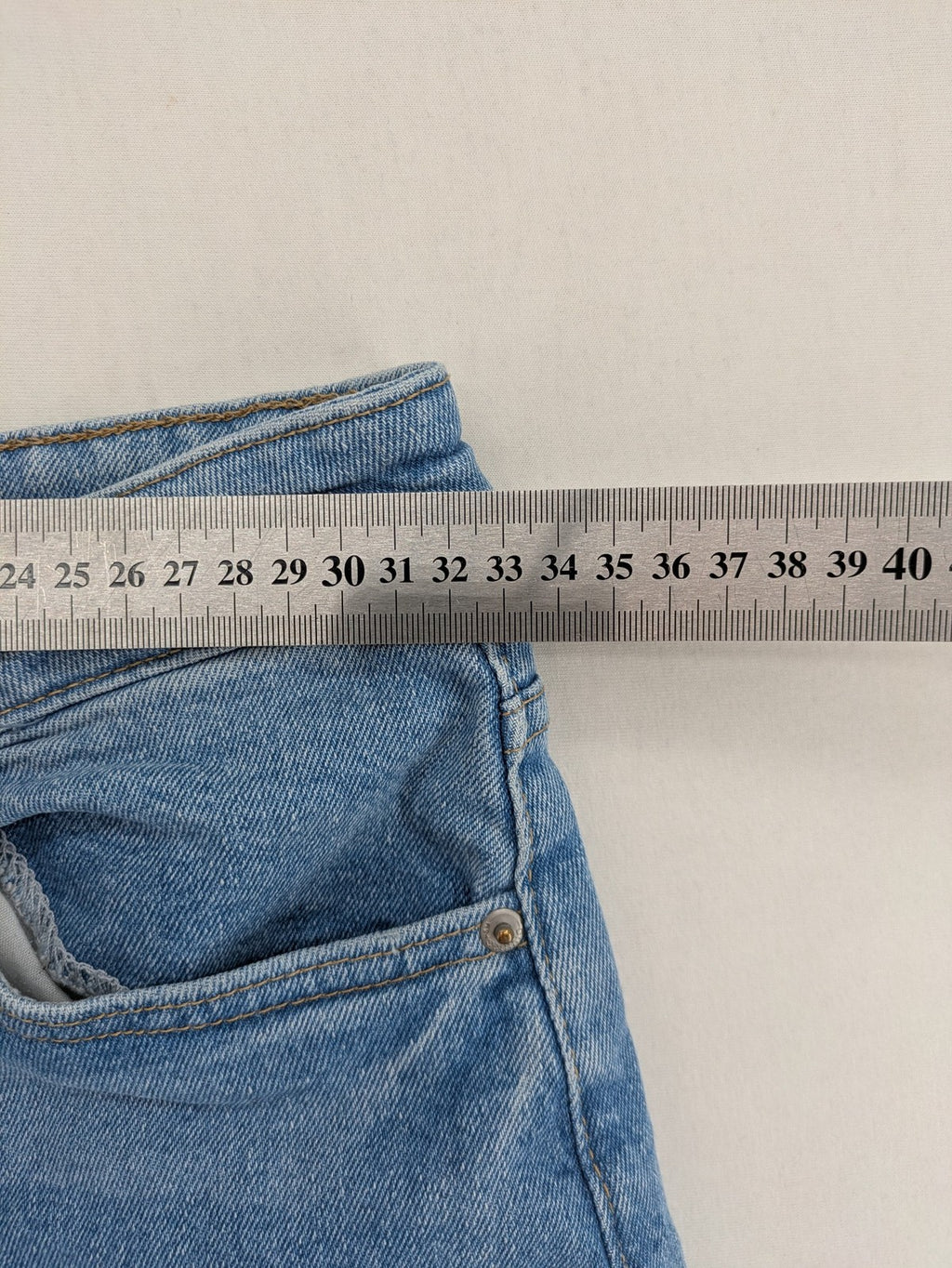 H&M Divided blue mom jeans high waist tapered fit with classic wash and durable cotton blend.