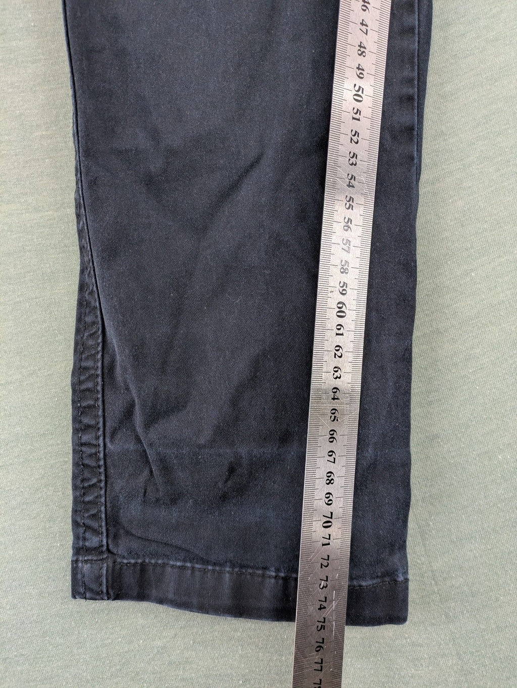 Street One grey slim fit pants with classic 5-pocket style and mid-rise waist.