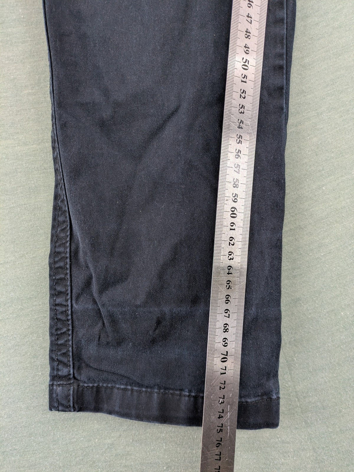 Street One grey slim fit pants with classic 5-pocket style and mid-rise waist.