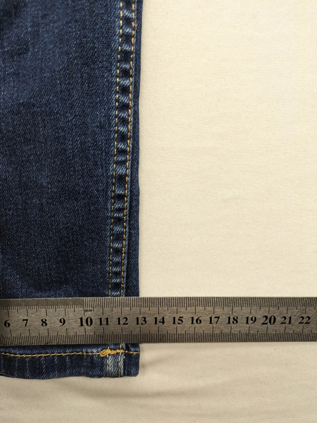Even & Odd blue skinny jeans with five-pocket design and stretch denim material.