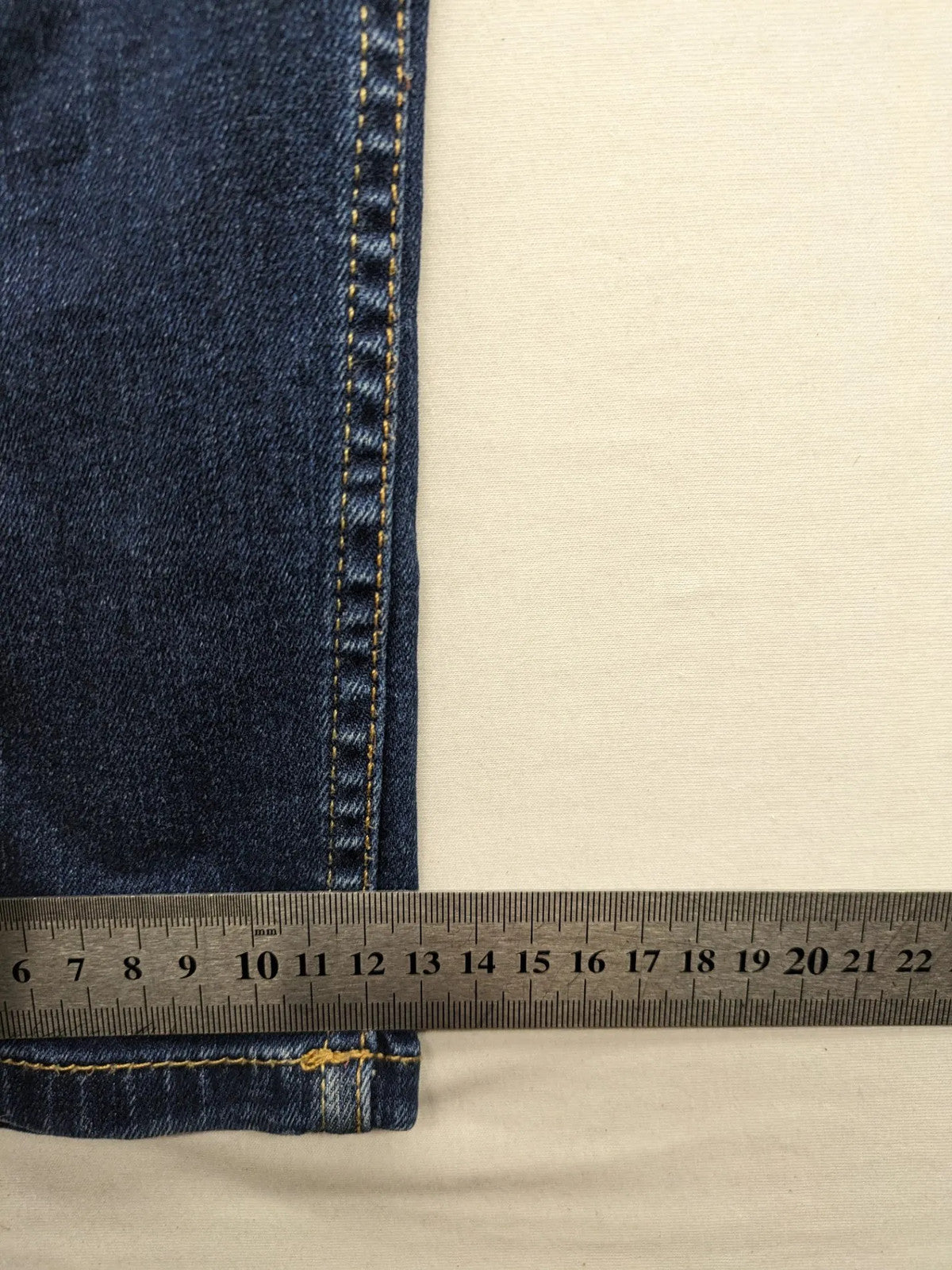 Even & Odd blue skinny jeans with five-pocket design and stretch denim material.