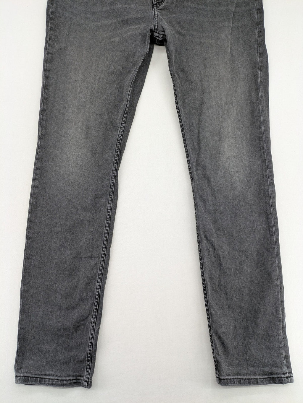 Lee straight jeans grey 5-pocket design with subtle branding on back pocket.