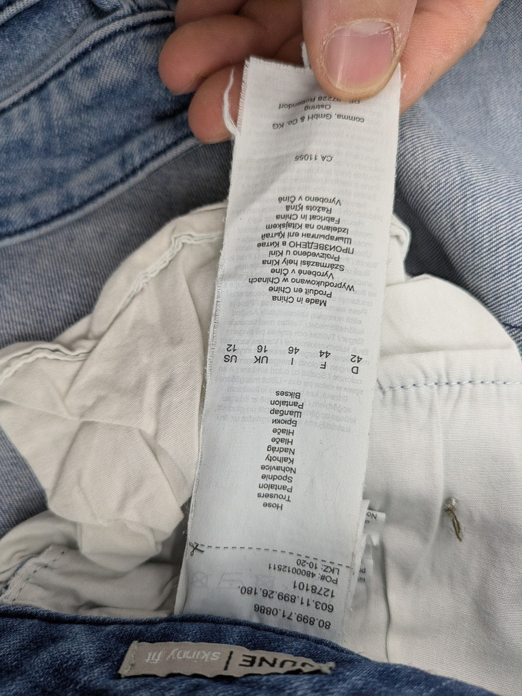 Comma blue skinny fit jeans with classic 5-pocket design and stretch denim material.