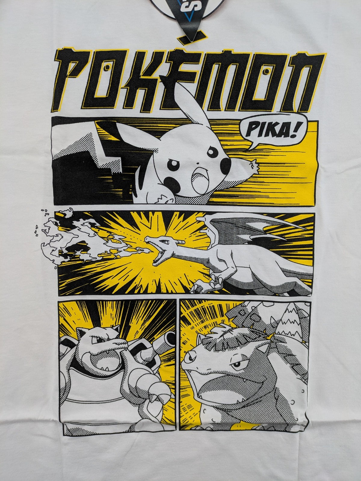 Pokémon multi T-shirt featuring comic graphic of Pikachu, Glurak, Turtok, and Bisaflor.
