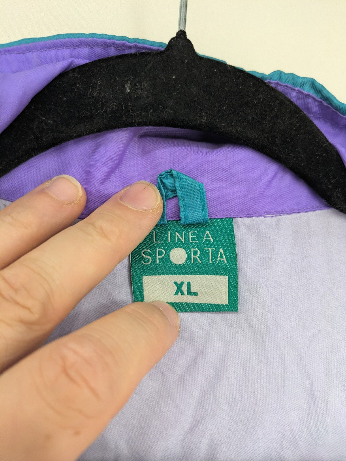 Linea blue and green vintage windbreaker jacket, 90s colorblock design, 100% polyamide.