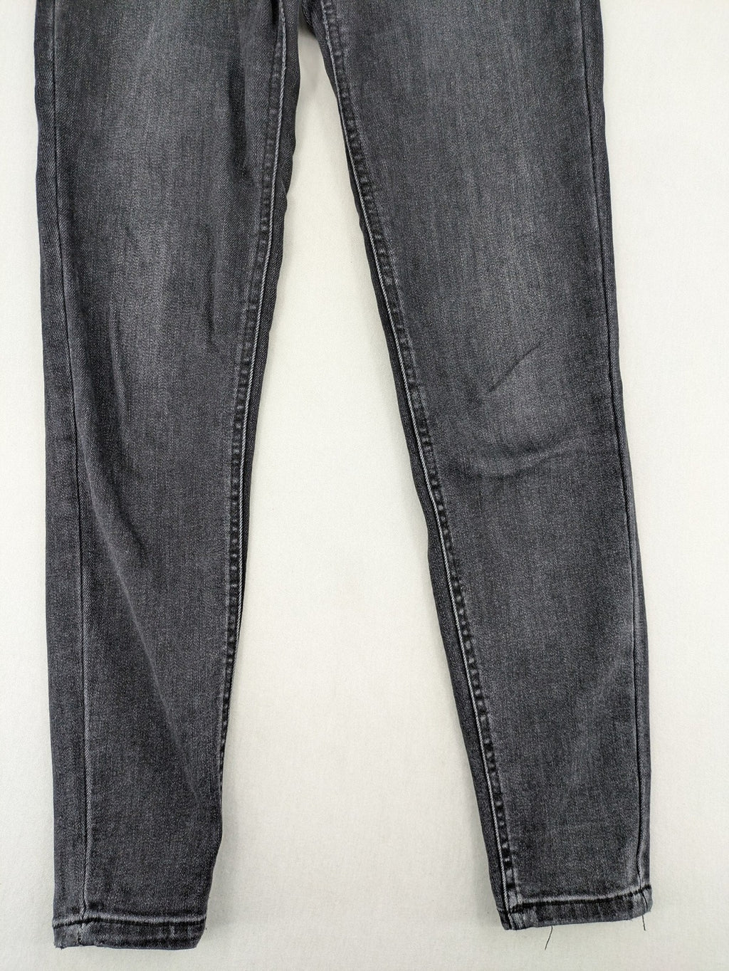 Stradivarius grey skinny jeans super high waist distressed with classic five-pocket design.