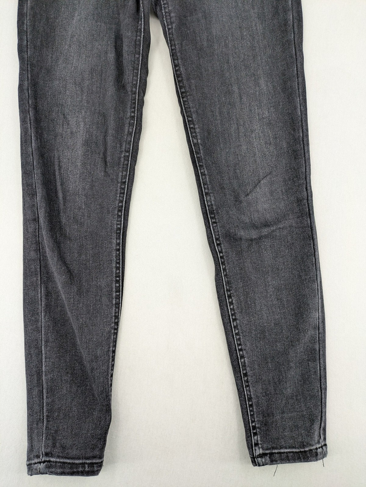 Stradivarius grey skinny jeans super high waist distressed with classic five-pocket design.