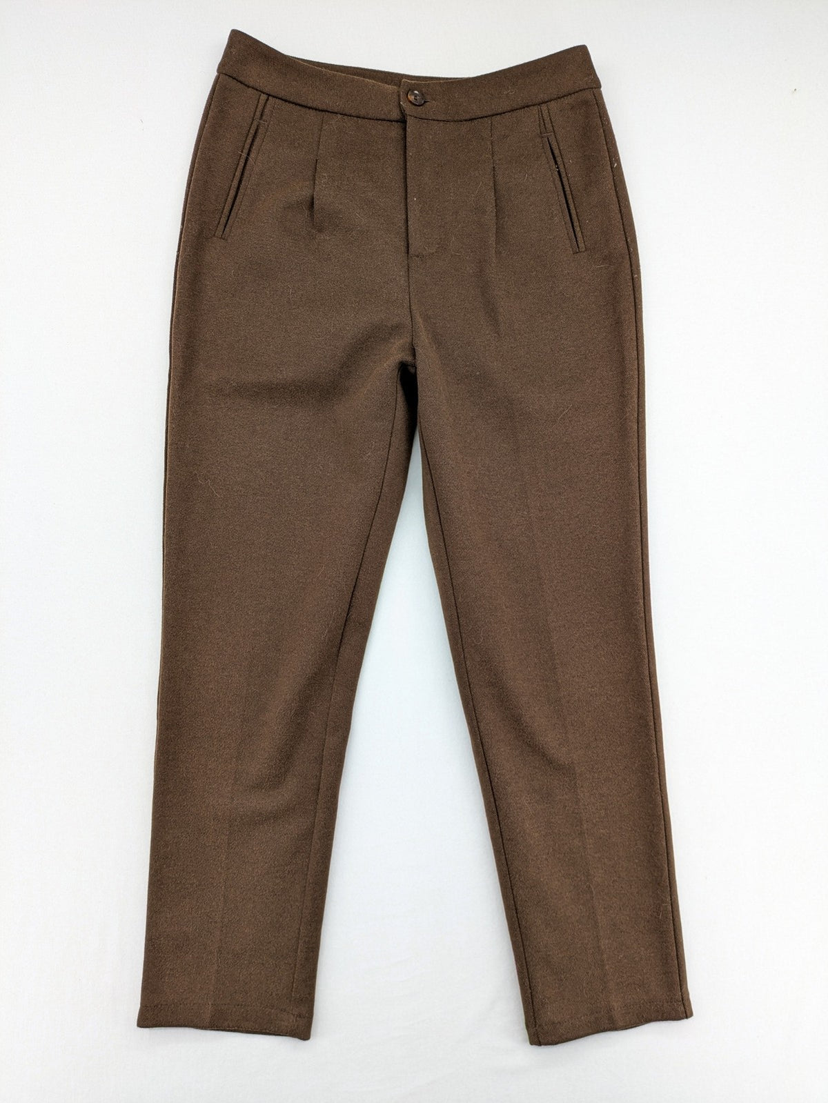 Liuliu pink high waist pants with pleats, side pockets, and classic design.