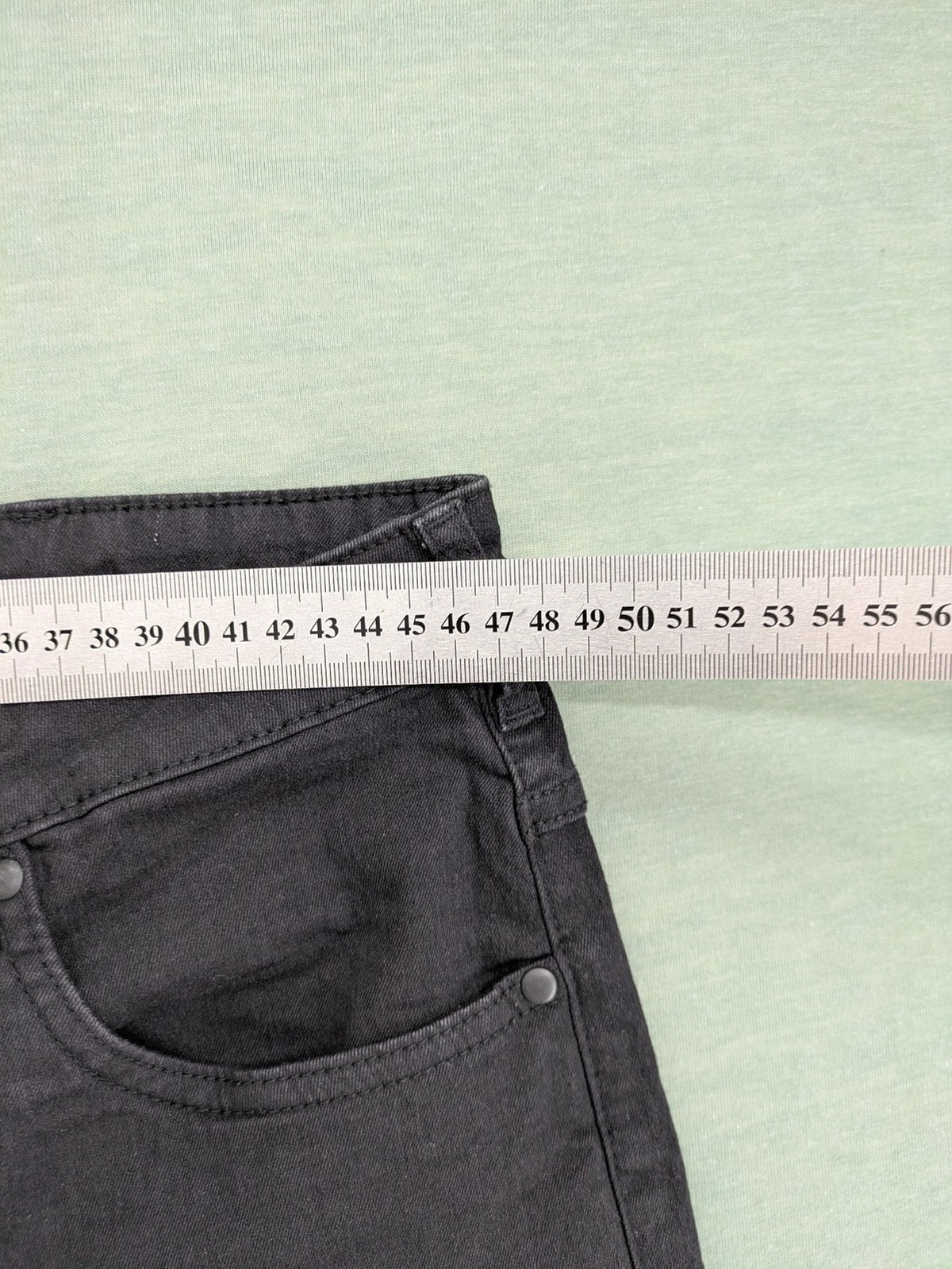 Zizzi grey skinny jeans with 5-pocket design and stretch material, new with tags.