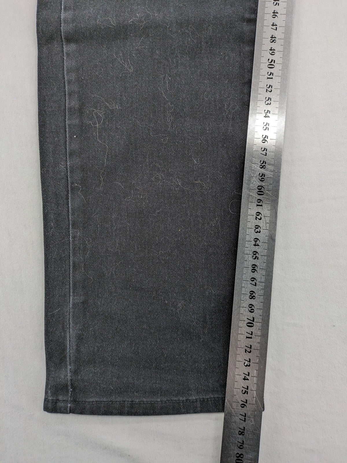H&M Divided black skinny jeans low waist 5-pocket style with stretch denim material.