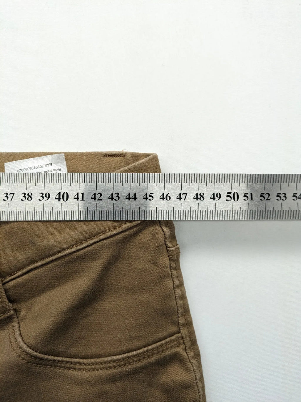Laura Torelli khaki jeggings slim fit with elastic waistband and functional back pockets.