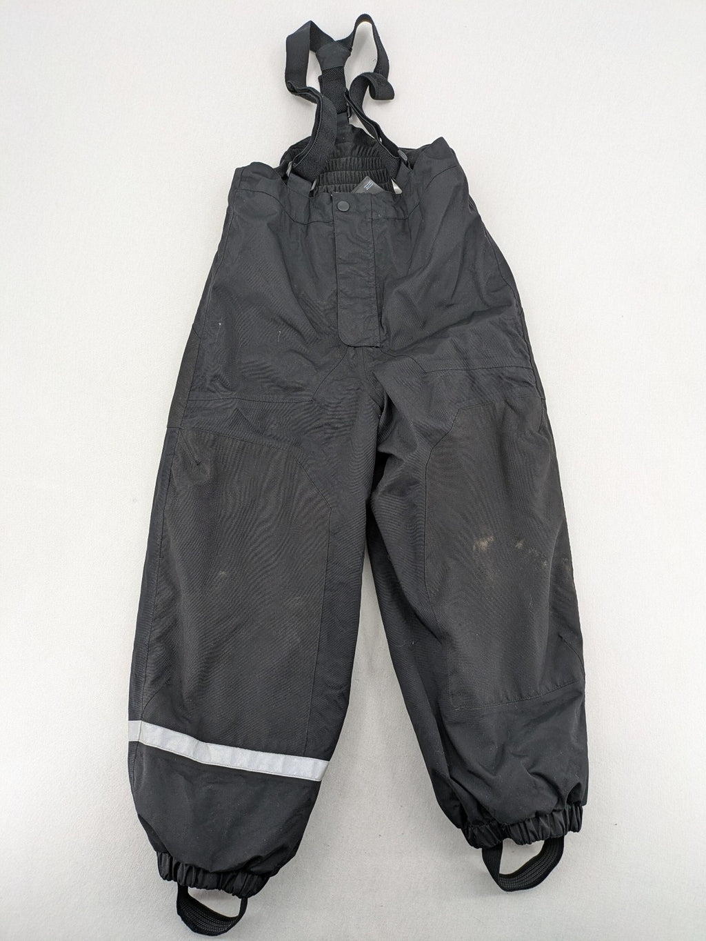 H&M grey snow overalls with adjustable straps and front zipper, durable winter wear.