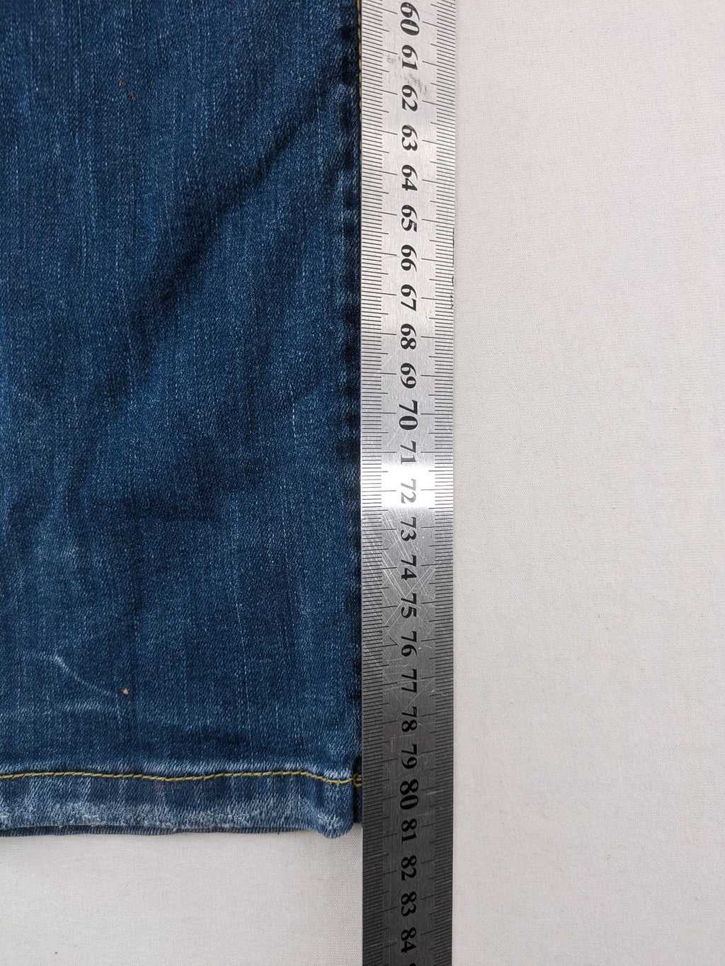 alcott skinny fit jeans blue distressed with button fly and strong wash details