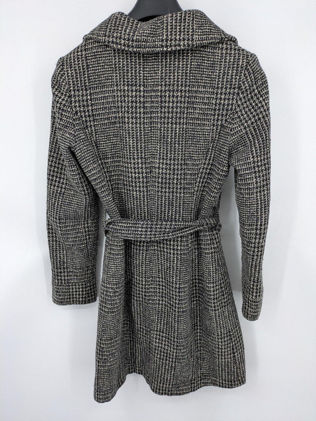 Xanaka beige trench coat houndstooth pattern wool blend with matching belt.