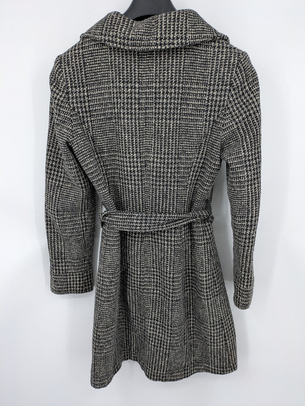 Xanaka beige trench coat houndstooth pattern wool blend with matching belt.