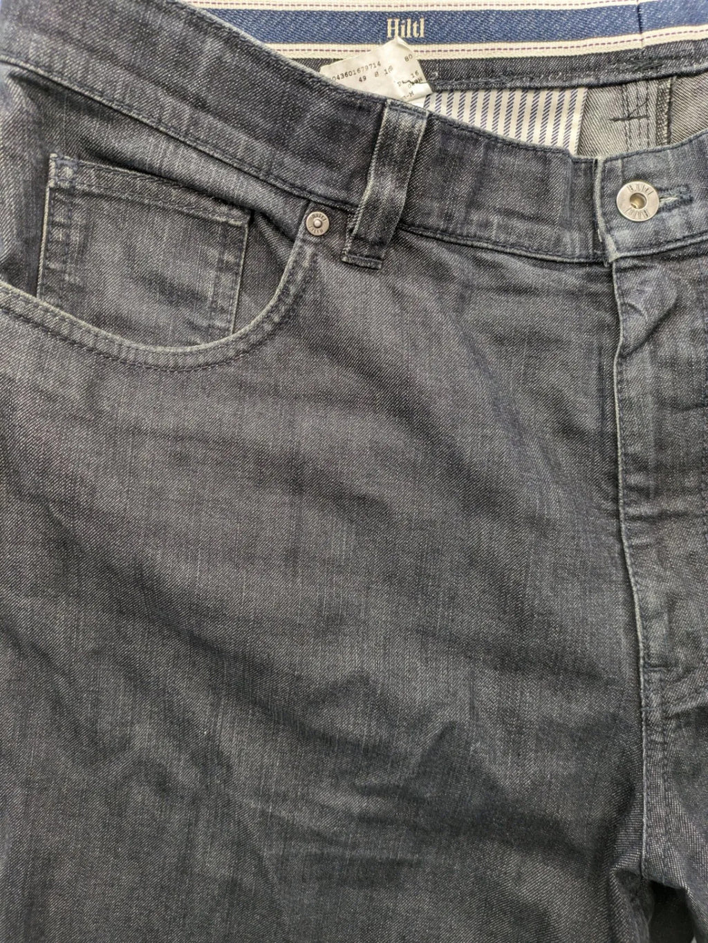 Hiltl grey straight jeans classic 5-pocket design with zipper, premium denim material.