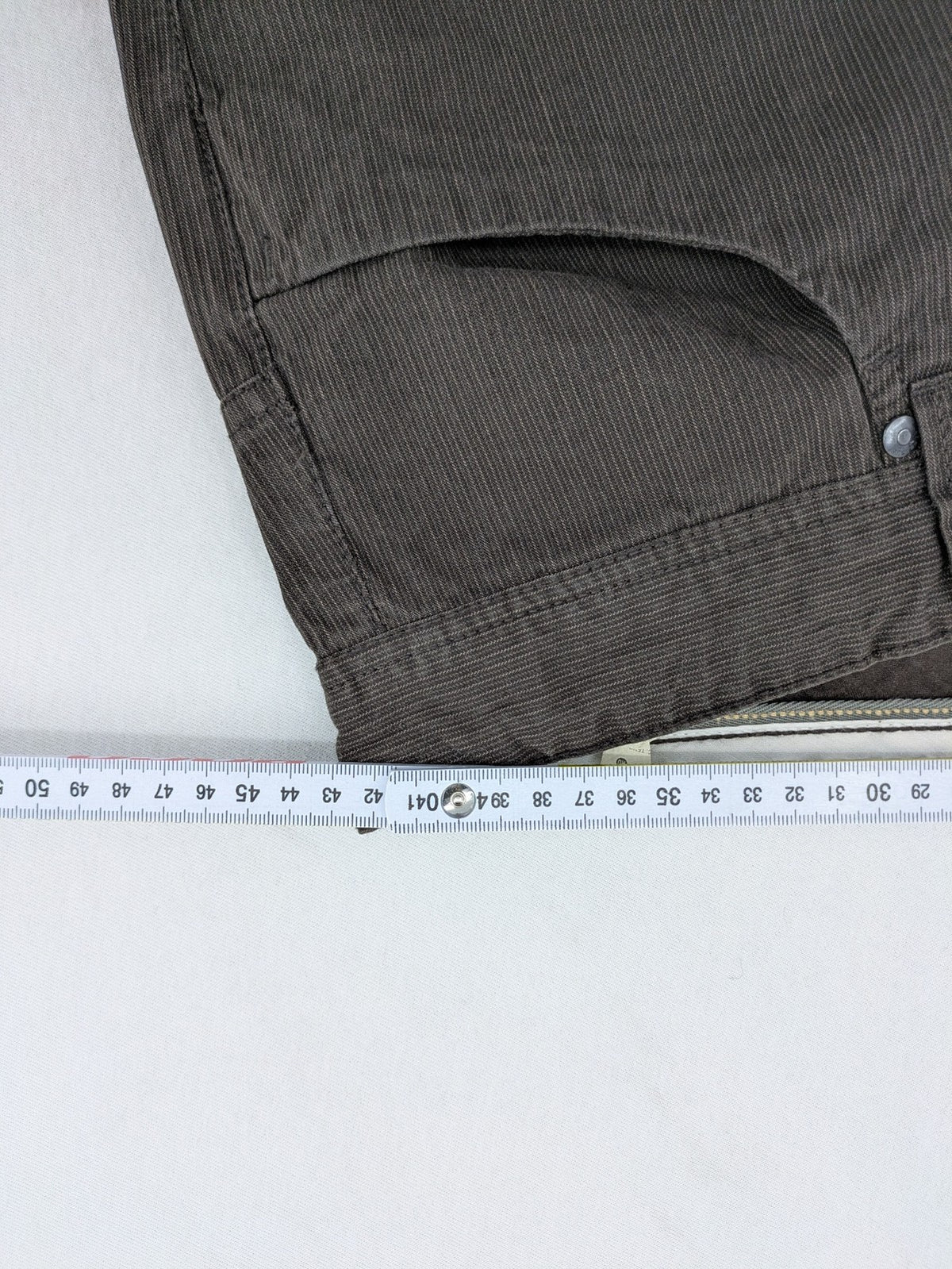 Reserved Co brown straight jeans with fine cord texture and classic 5-pocket design.