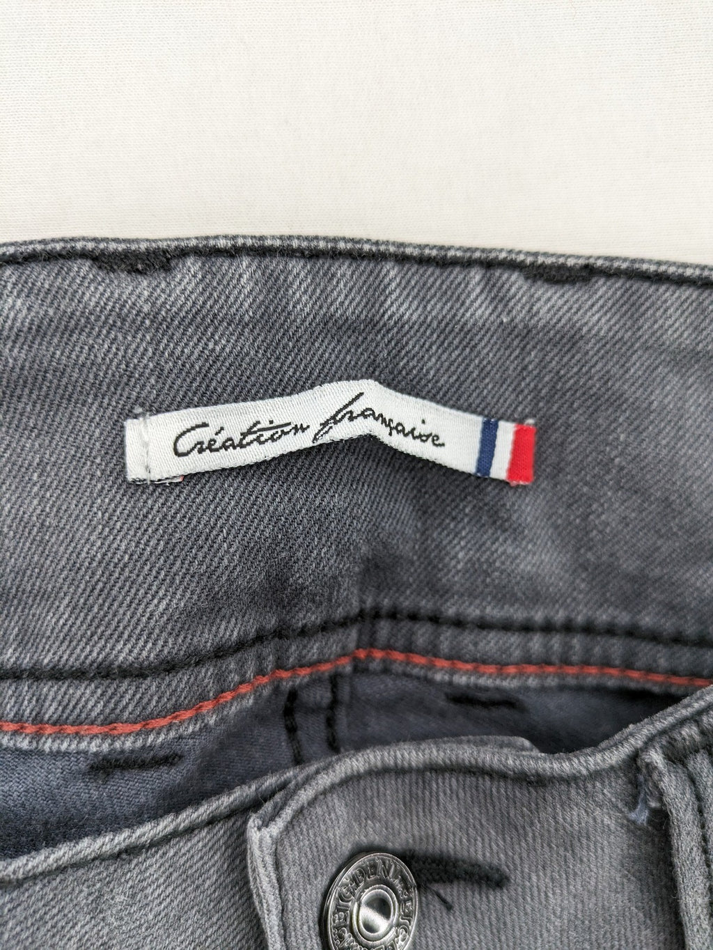 Le Temps des Cerises grey skinny jeans high waist with faded wash and logo detail.