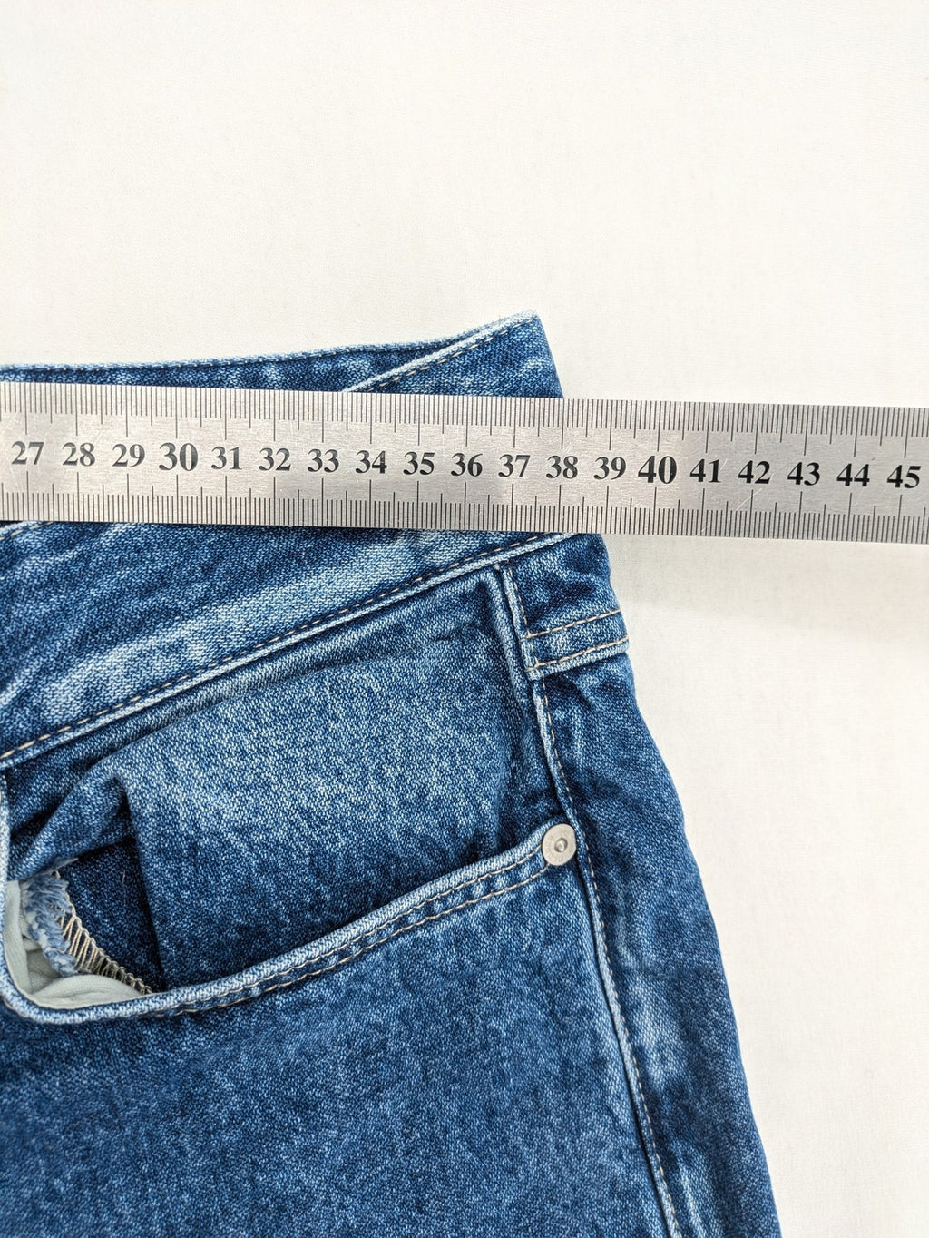 CLOSED blue straight leg jeans size 27, high waist, 100% cotton, classic wash.