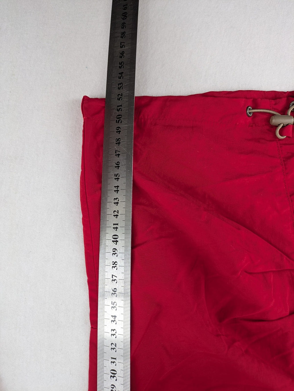 Skila red outdoor capri pants lightweight polyamide with adjustable drawstrings and pockets.