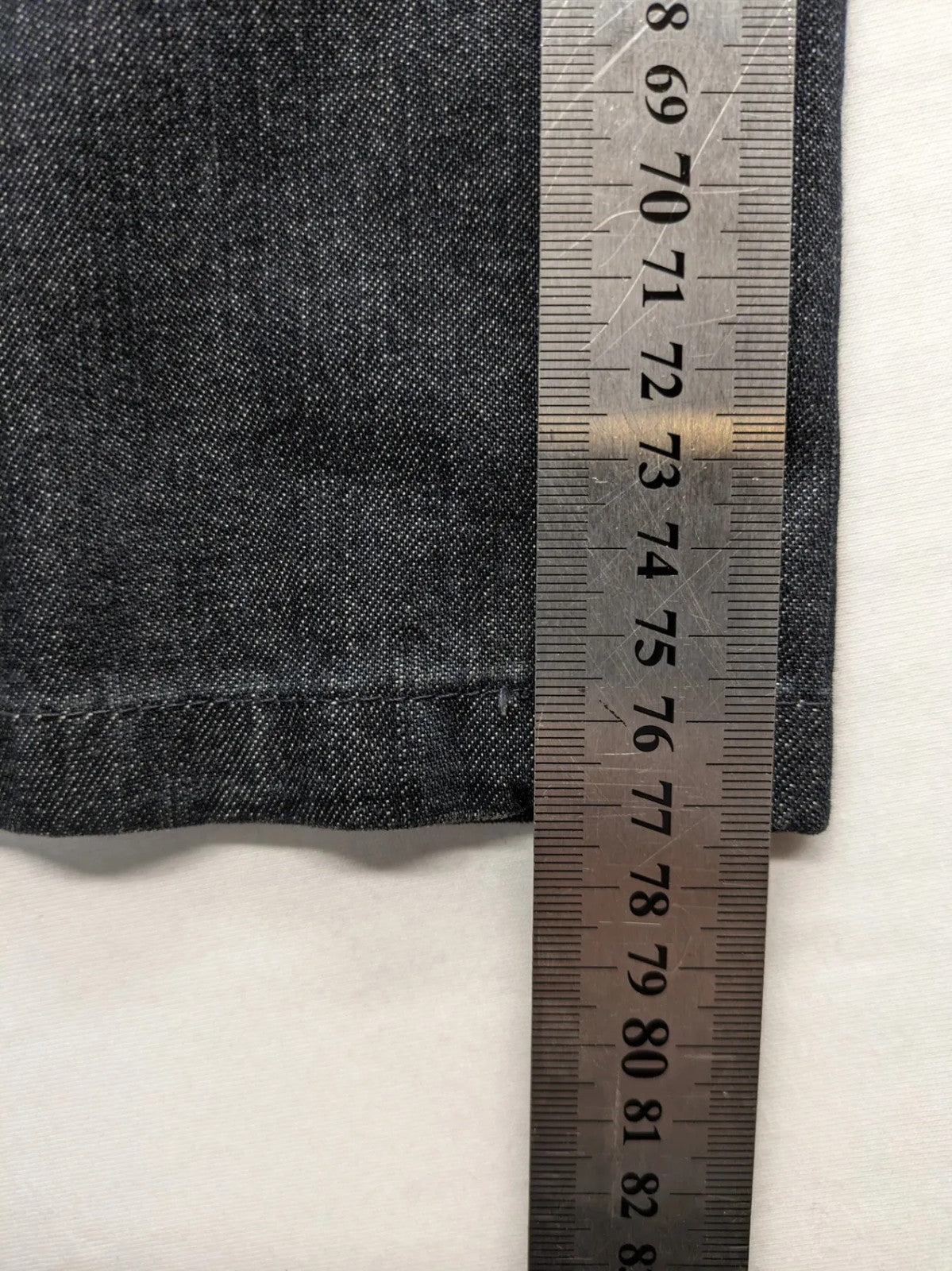 Hiltl grey straight jeans classic 5-pocket design with zipper, premium denim material.