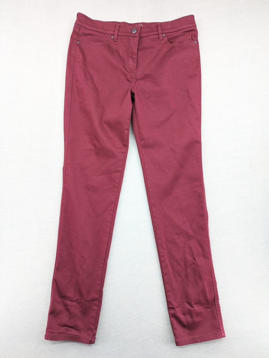 TONI burgundy straight jeans CS-Slim-Fit with subtle rhinestone detail on pocket.