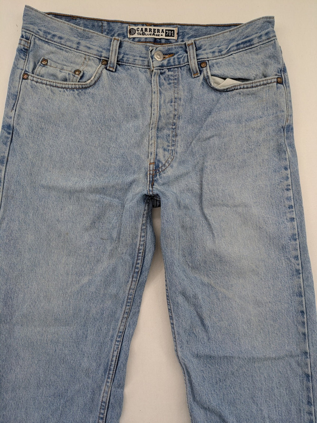 Carrera straight jeans light blue vintage stonewash, button fly, 5-pocket design, logo patch.