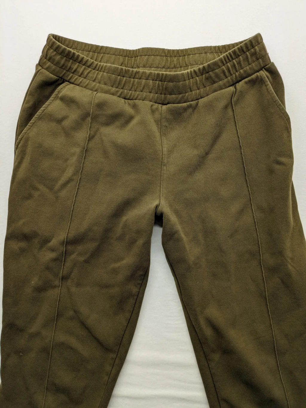 Marc O'Polo khaki joggers with elastic waistband and stylish front seams.