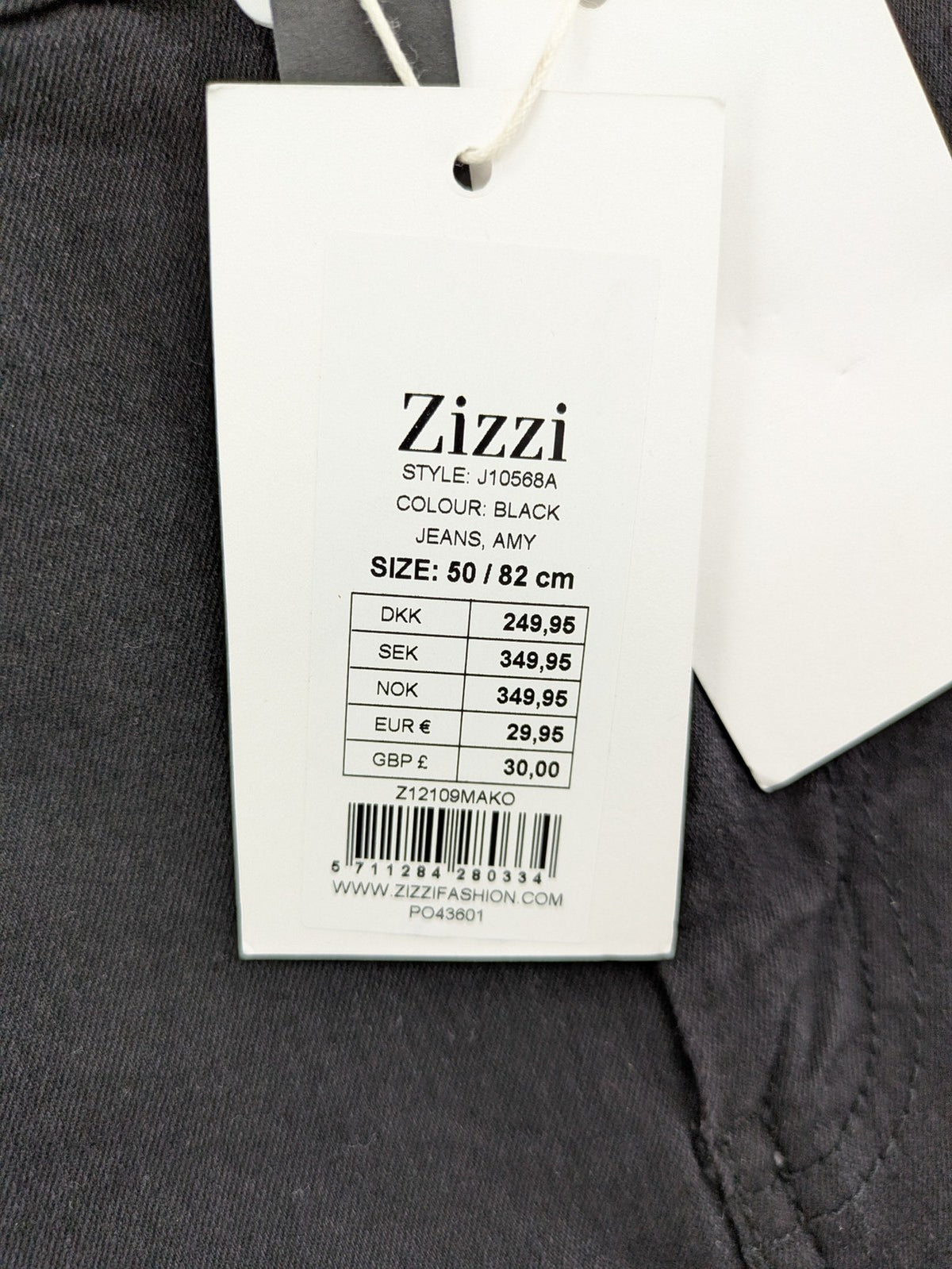Zizzi grey skinny jeans with 5-pocket design and stretch material, new with tags.