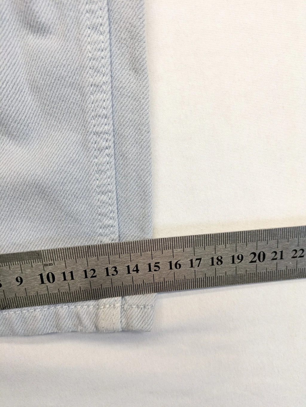 Esprit blue mom fit jeans high waist with classic 5-pocket design and logo.