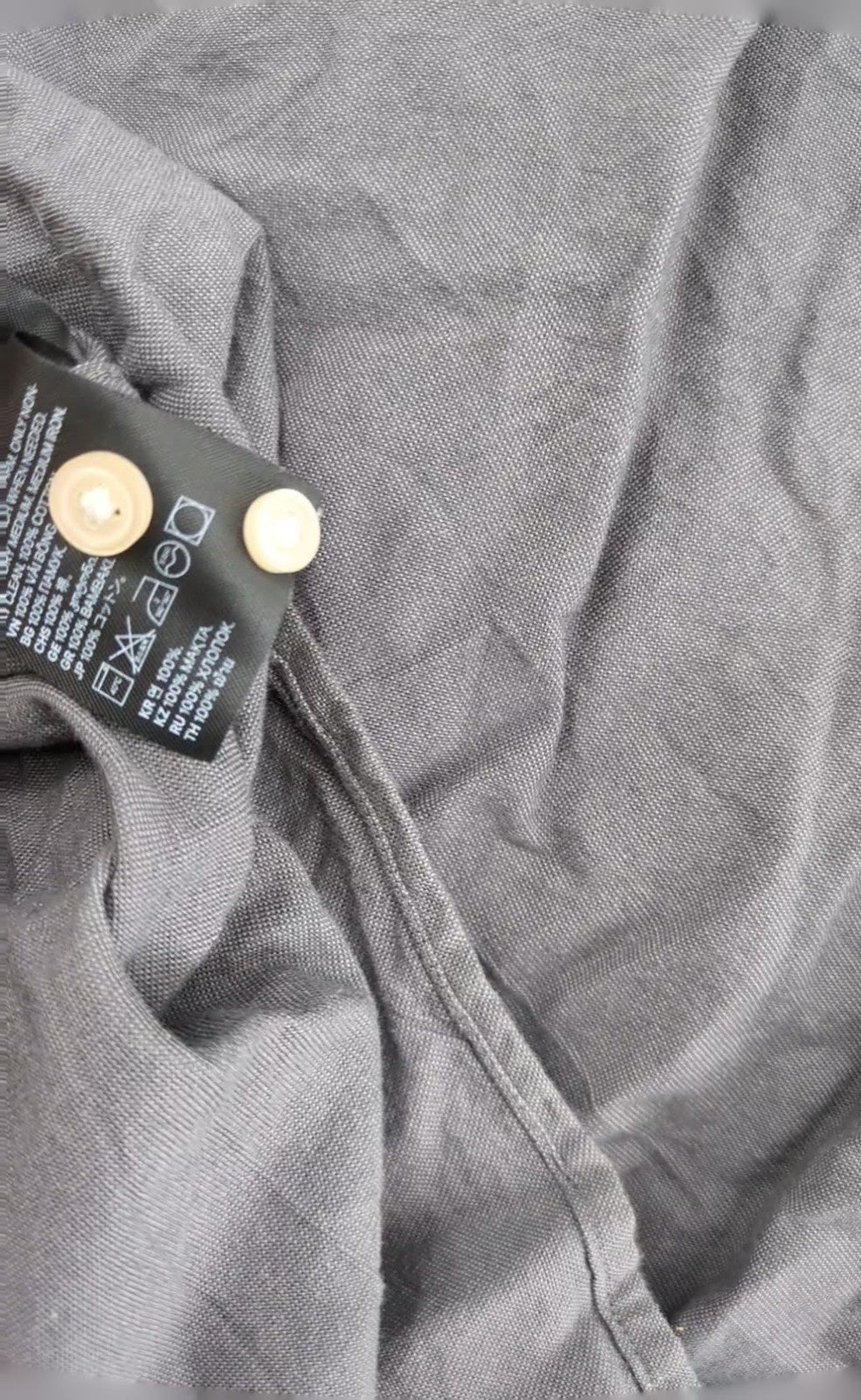 H&M L.O.G.G. grey button-down shirt, regular fit, single chest pocket, cotton material.